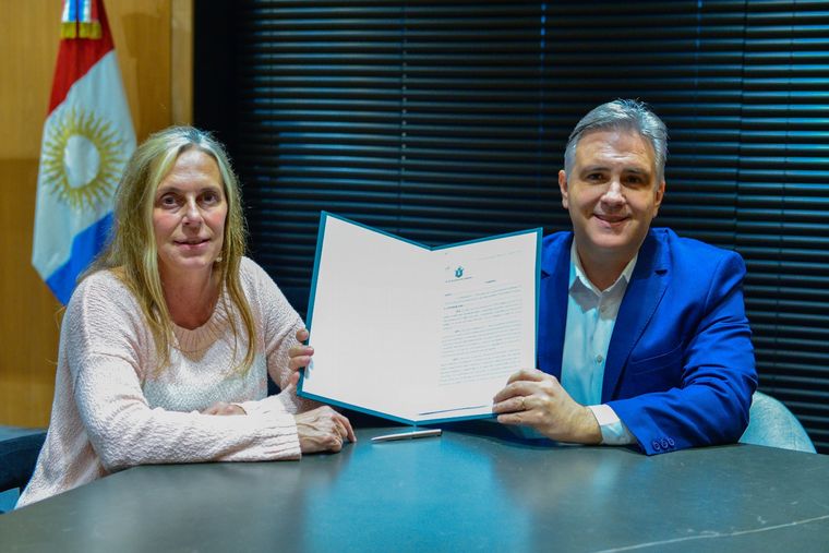 Llaryora reglamentó los controles de consumo de drogas en municipales