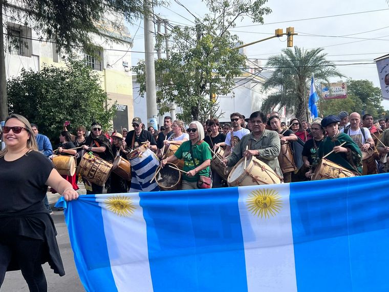 Santiago del Estero vibra al ritmo de la 21° Marcha de los Bombos