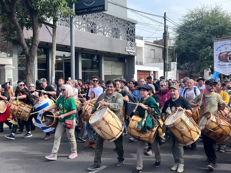 FOTO: Santiago del Estero vibra al ritmo de la 21° Marcha de los Bombos