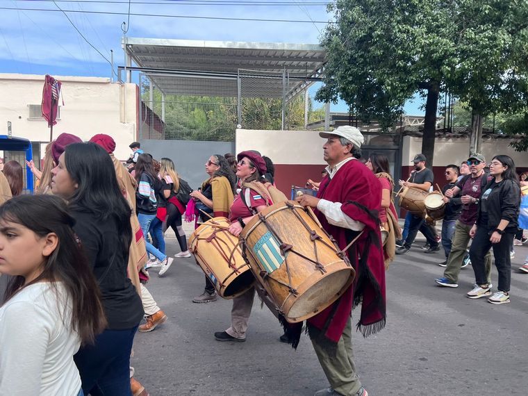 FOTO: Santiago del Estero vibra al ritmo de la 21° Marcha de los Bombos