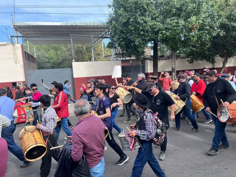 Santiago del Estero vibra al ritmo de la 21° Marcha de los Bombos