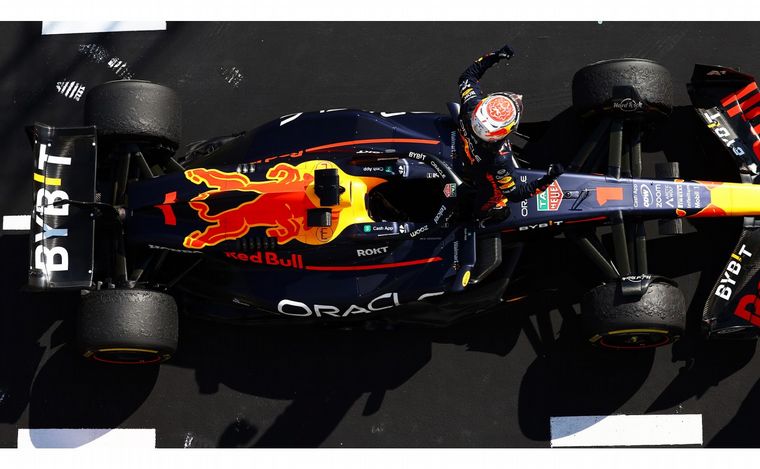 Hermoso enfoque cenital para ver la celebración de Verstappen en Hungría