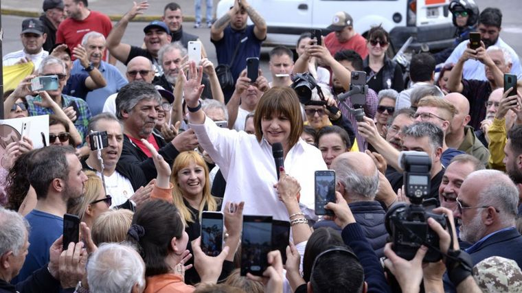 Bullrich desde la Rural: “Alivianar la carga, menos Estado y más privados”