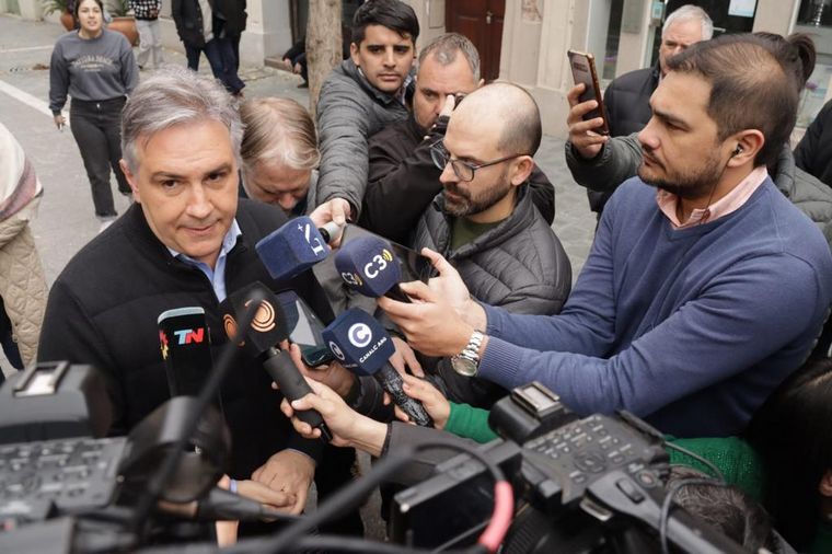 Martín Llaryora votó y llamó a la participación ciudadana en las elecciones