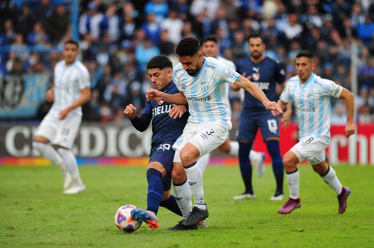 FOTO: Atlético Tucumán venció a Independiente por 1-0.