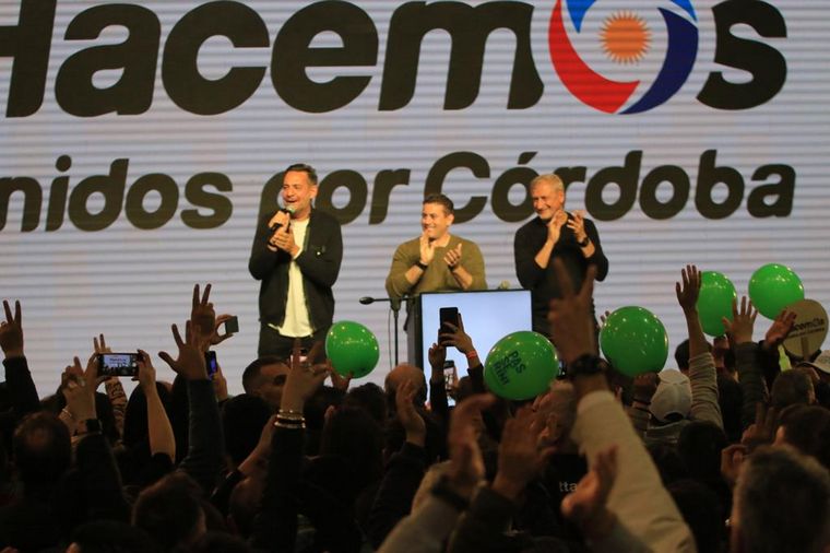 Clima de festejo en el búnker de Hacemos Unidos por Córdoba.