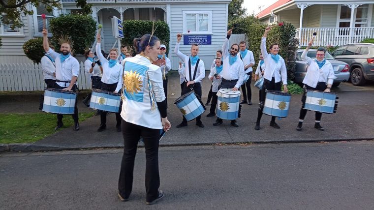 Banderazo en la previa del debut argentino en el Mundial Femenino