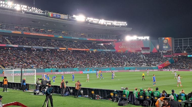 FOTO: Más de 30 mil personas presenciaron el debut de Argentina en el Mundial