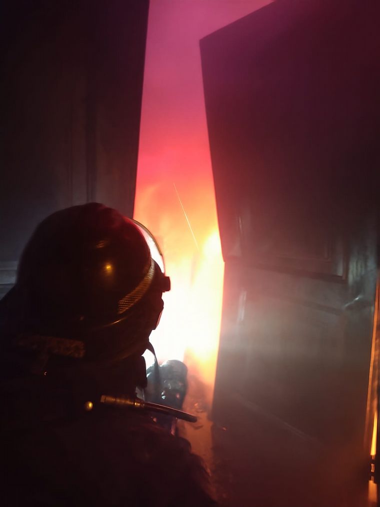 FOTO: Incendio en un geriátrico en barrio Escobar