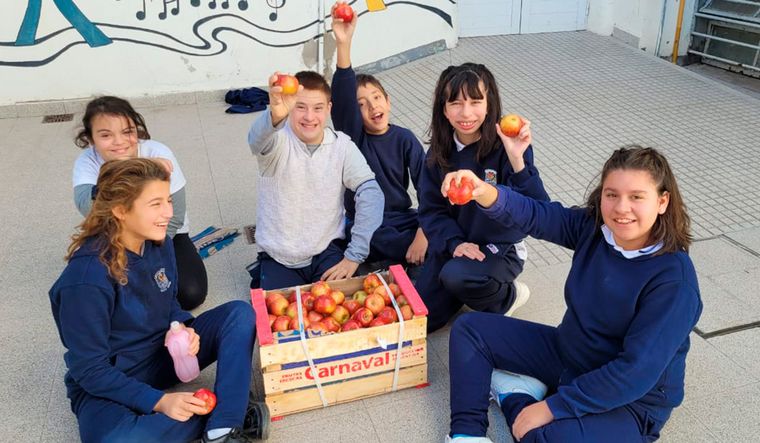 FOTO: El concurso premiará con un año de frutas gratis a las escuelas ganadoras.