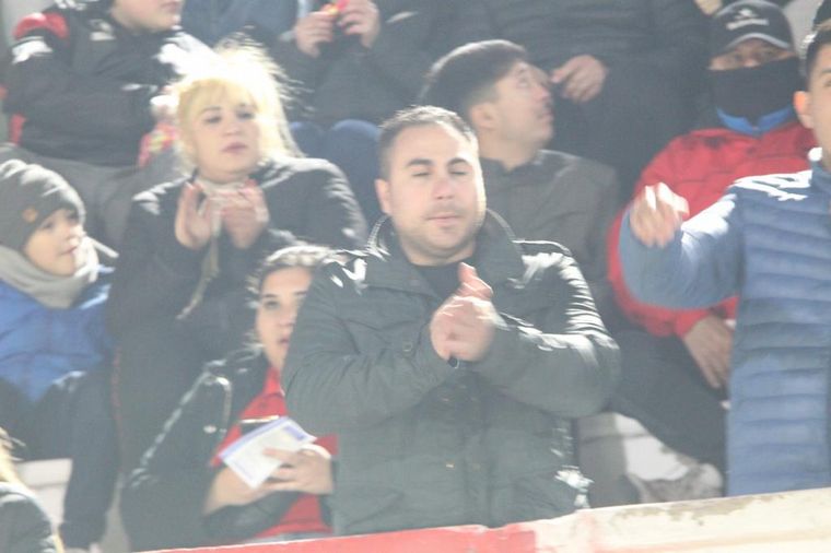 Los hinchas de Instituto en el duelo ante Lanús. (Foto: Daniel Cáceres/ Cadena 3)