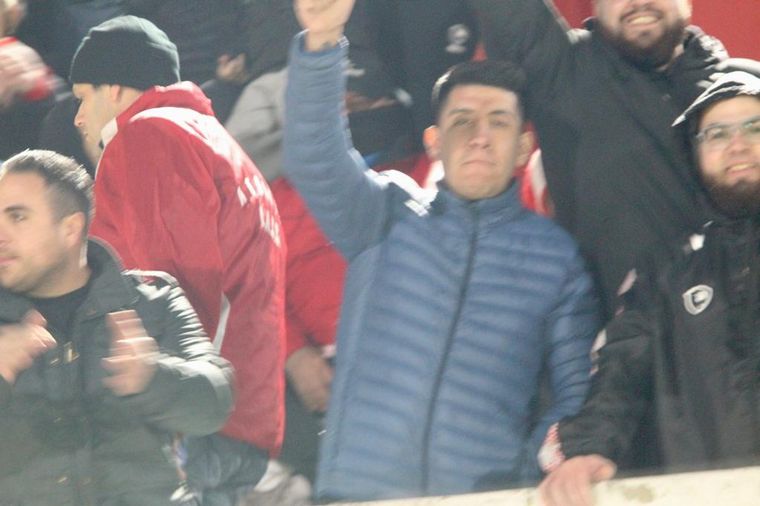 Los hinchas de Instituto en el duelo ante Lanús. (Foto: Daniel Cáceres/ Cadena 3)