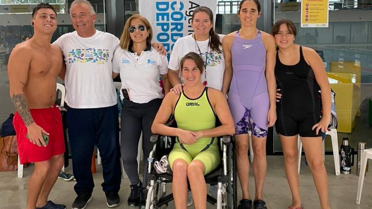 Natación adaptada: acción terapéutica en el agua que libera