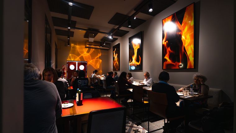 Una nueva parrilla enciende sus fuegos en el barrio porteño de Recoleta