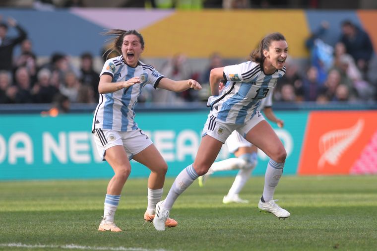 FOTO: Sophie Braun convirtió el primer gol de Argentina en el Mundial