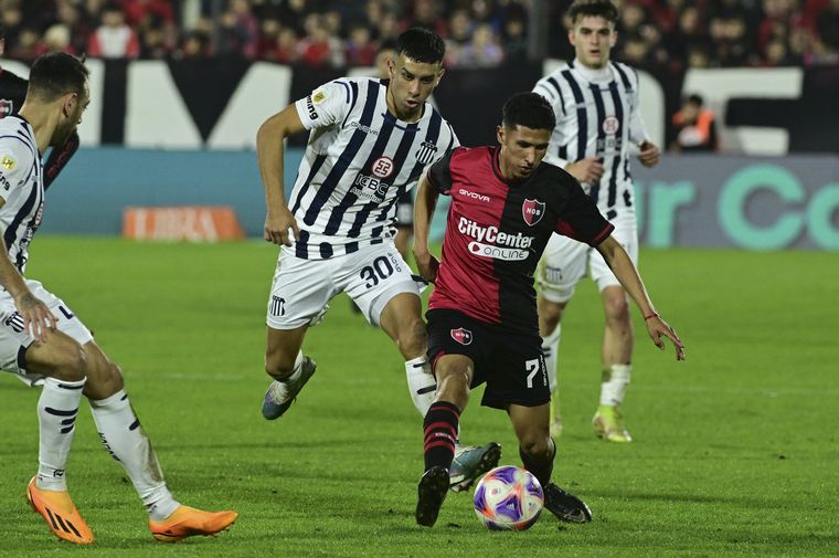 FOTO: Talleres-Newell's, un duelo intenso.