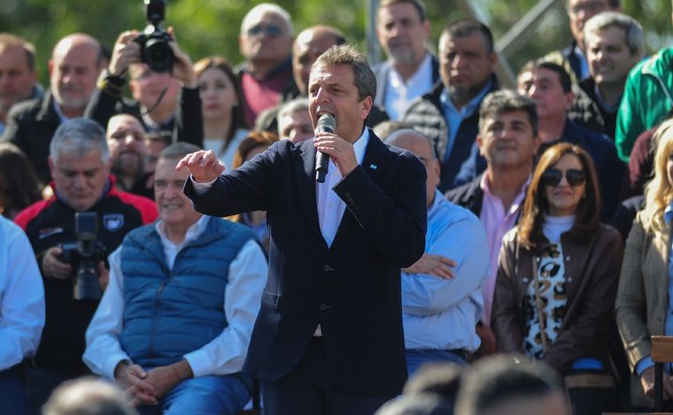 FOTO: Sergio Massa, en la campaña de Unión por la Patria en Tucumán. (Foto: Télam)