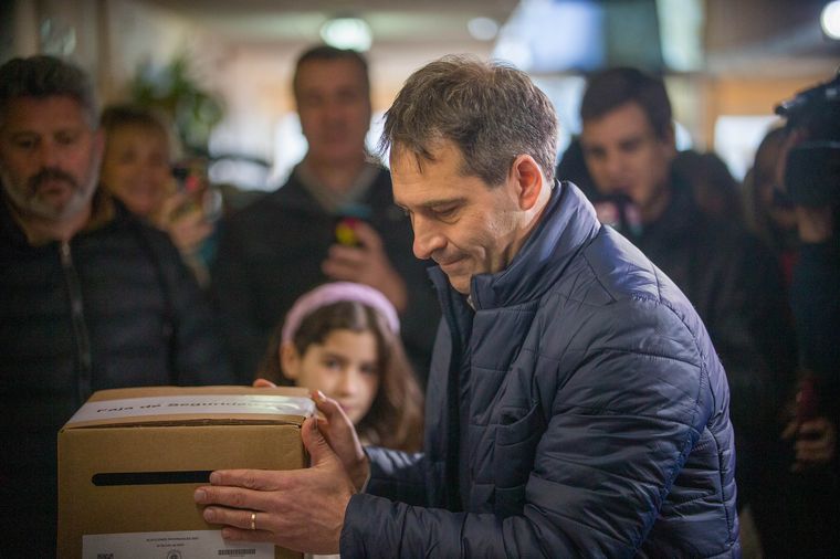 Vota Juan Pablo Luque, candidato a gobernador de Arriba Chubut.