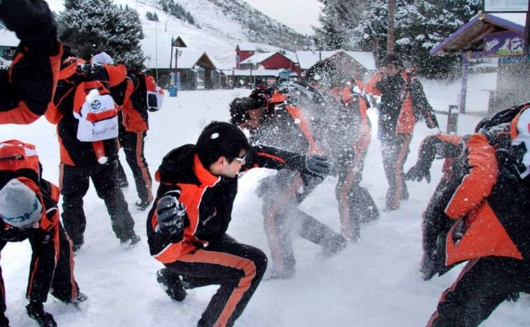 Conflicto con viajes de egresados: más quejas y desconocimiento de la normativa.