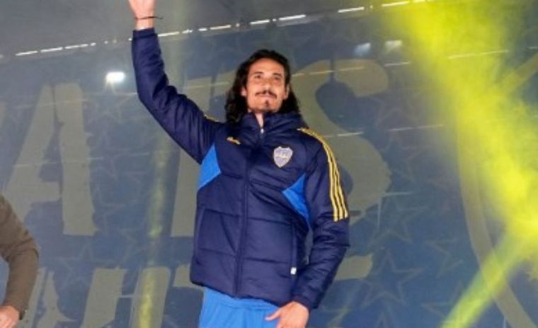 Edinson Cavani fue presentado en