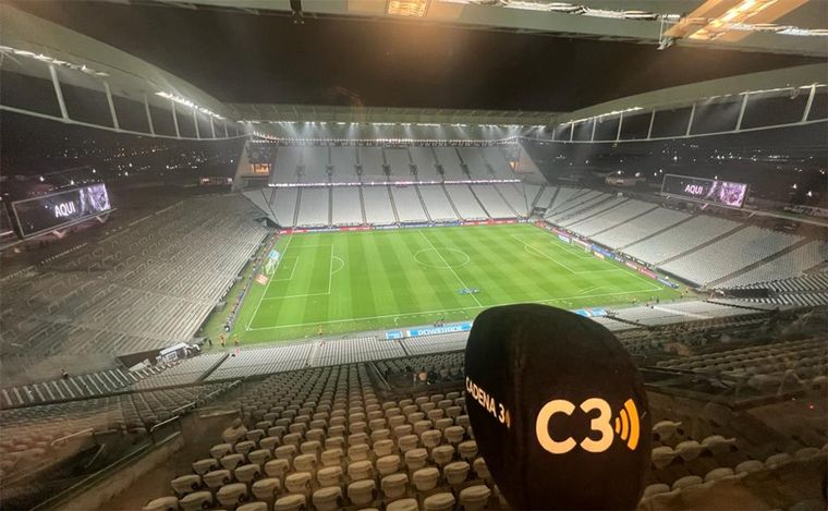 FOTO: Estadio 3 dice presente en el Arena Corinthians para transmitir Newell's por Cadena 3