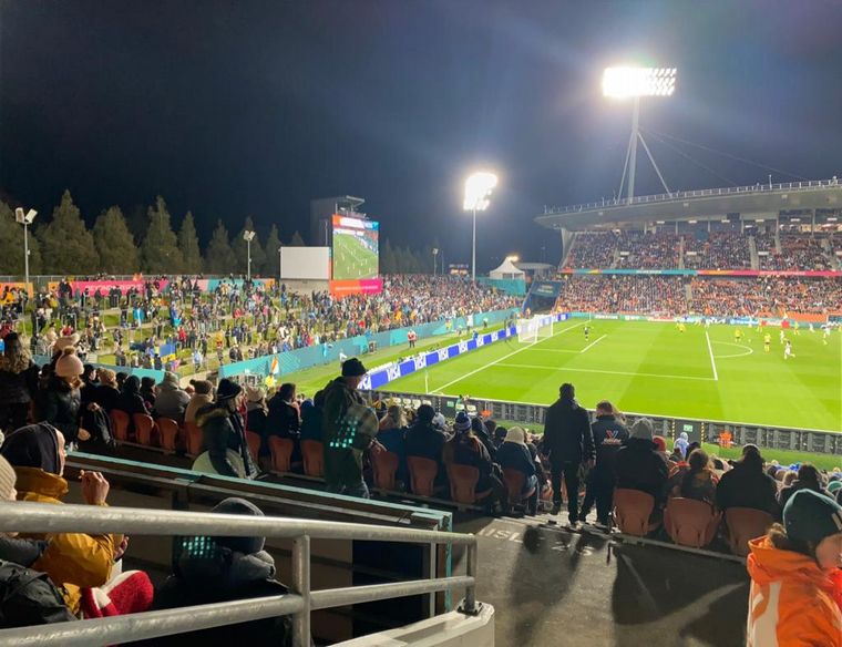 Los hinchas también coparon el Estadio