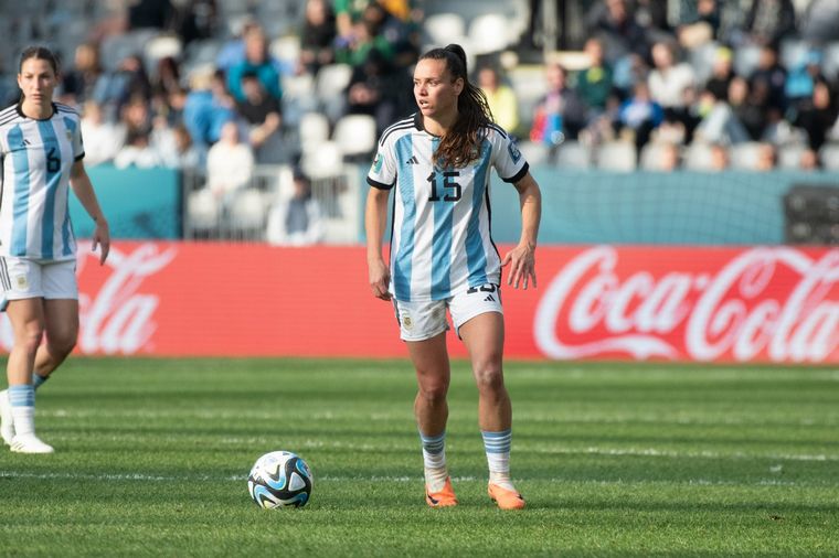 FOTO: Bonsegundo se lesiono en la derrota ante Suecia. (Foto:@Argentina)