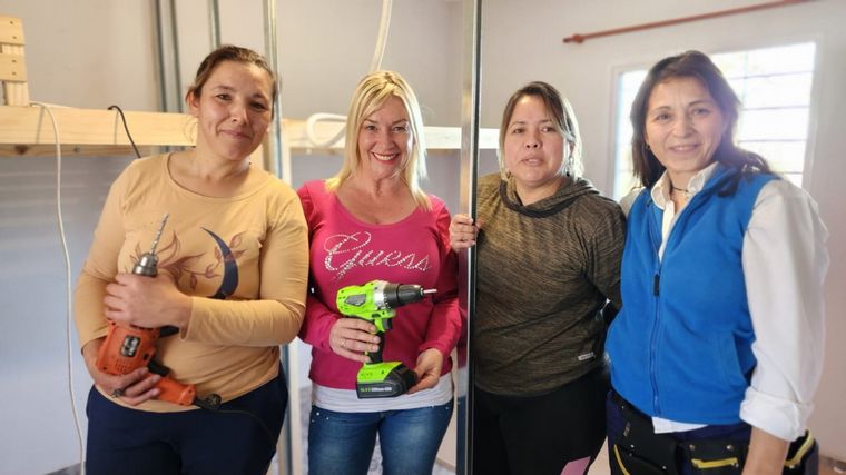 Construcción en seco: tres mujeres que se pusieron manos a la obra.