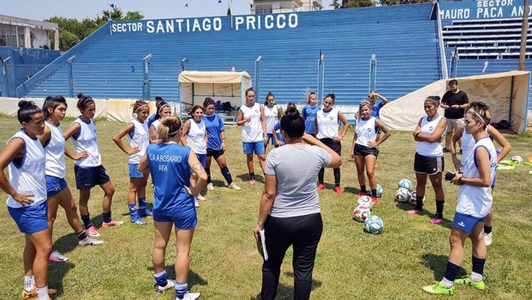 FOTO: Escándalo en el fútbol femenino de Rosario.