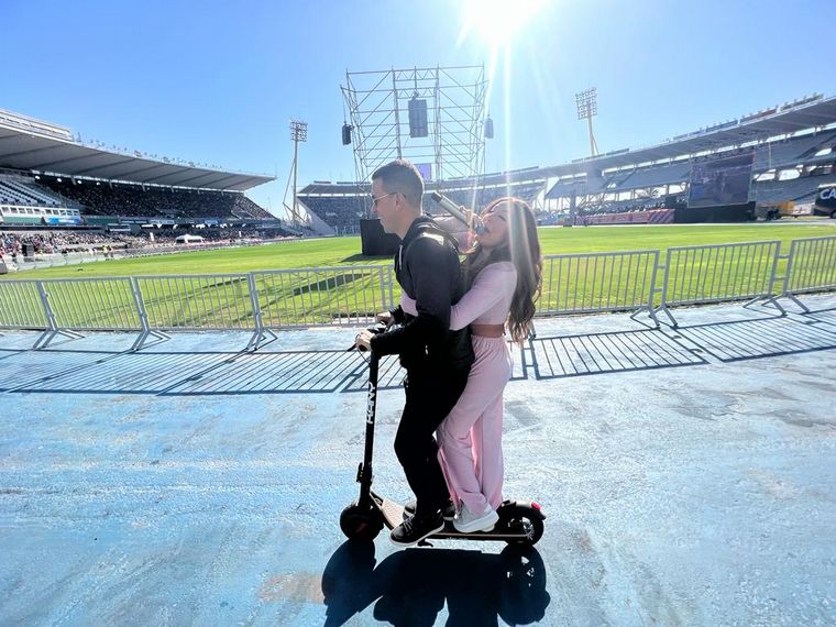 Magui Olave, fresca y divertida le puso ritmo cuartetero al Kempes