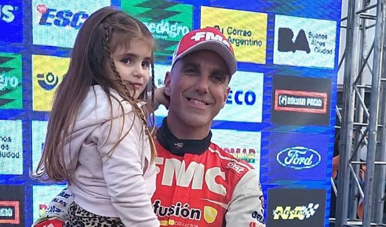 FOTO: Nada detiene a Gianini y su Ford Ranger en La Plata, ganó la serie más rápida