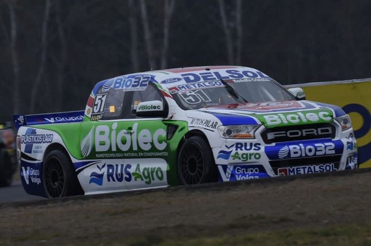 FOTO: Gianini y su Ford Ranger ganaron la serie mas rápida en La Plata.