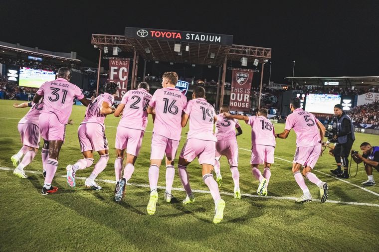 Las mejores fotos de la actuación memorable de Messi ante Dallas. (@InterMiamiCF)