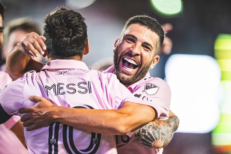 Las mejores fotos de la actuación memorable de Messi ante Dallas. (@InterMiamiCF)