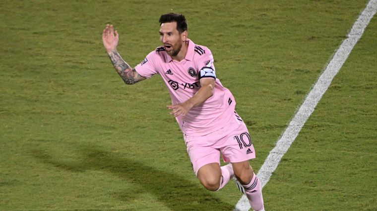 Las mejores postales de la actuación memorable de Messi ante Dallas