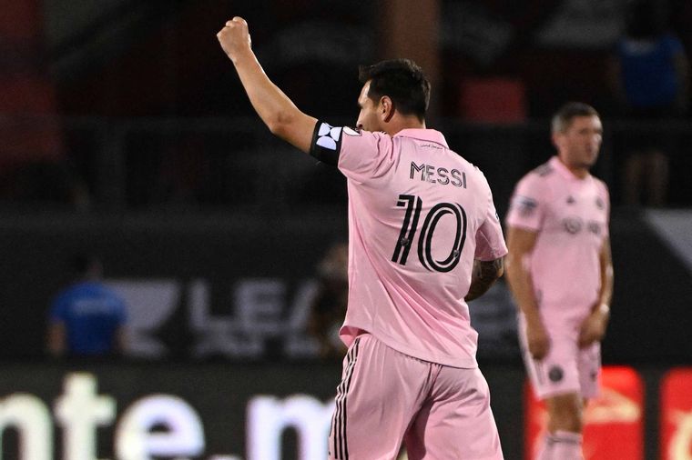 Las mejores postales de la actuación memorable de Messi ante Dallas