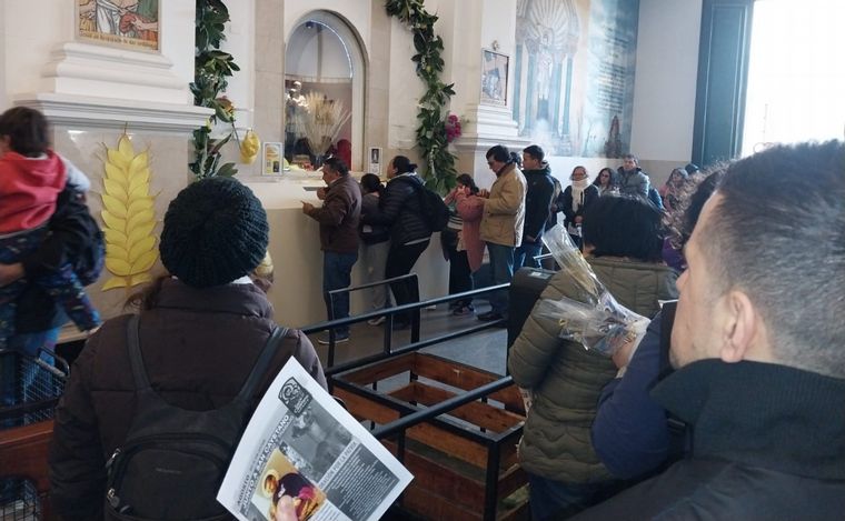 FOTO: Miles de devotos fueron al Santuario de San Cayetano a pedir por pan y trabajo.
