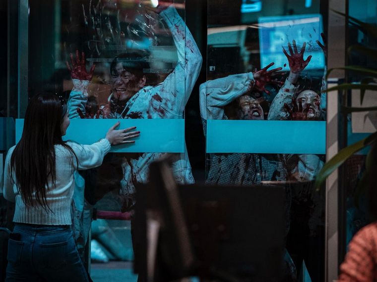 FOTO: Los zombis atacan Seúl en un reality de Netflix.