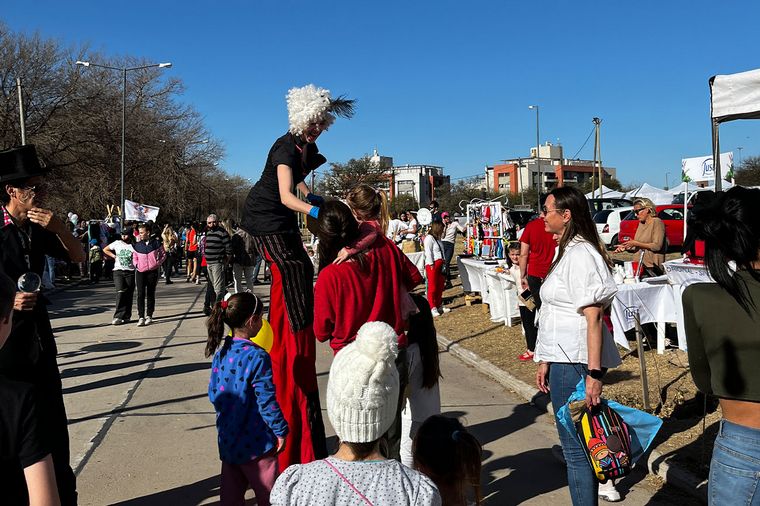 La feria es abierta y gratuita, para disfrutar en familia y con amigos. 