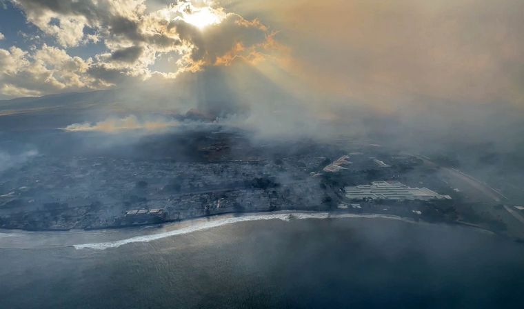 Incendios en Hawái: 36 muertos y miles de evacuados.