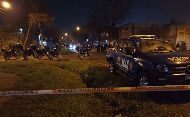 FOTO: Mataron de varios tiros a un hombre en el sudoeste de Rosario.