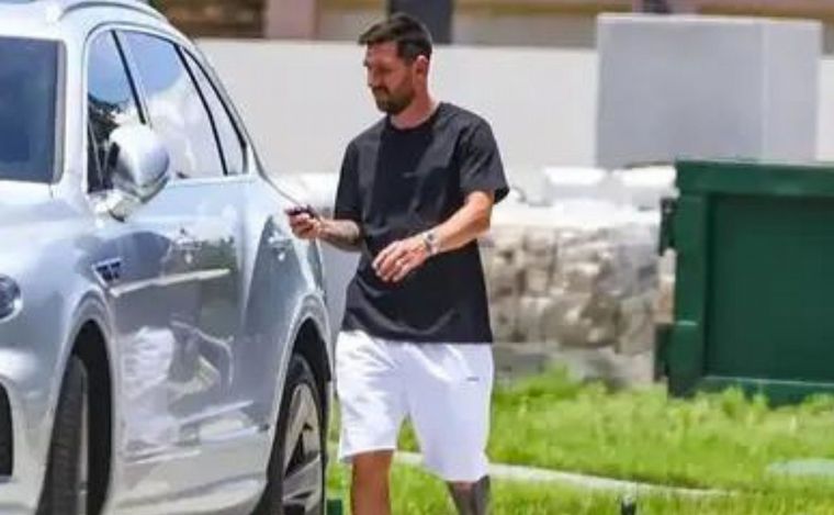 FOTO: Messi se compró un nuevo auto en su llegada a Miami. (Foto:La Nación) 