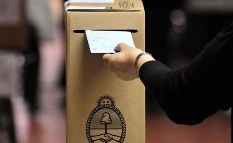 FOTO: CABA combina dos sistemas de votación en una elección inédita