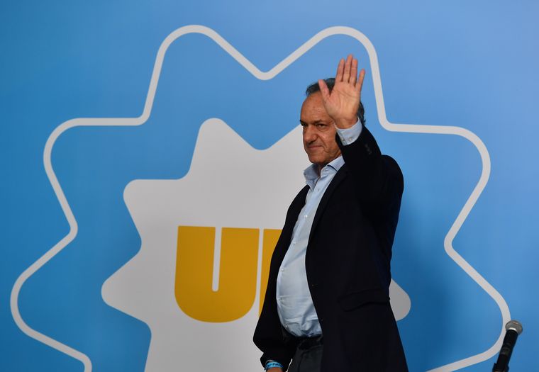 Daniel Scioli en el búnker de Unión por la Patria (UxP).