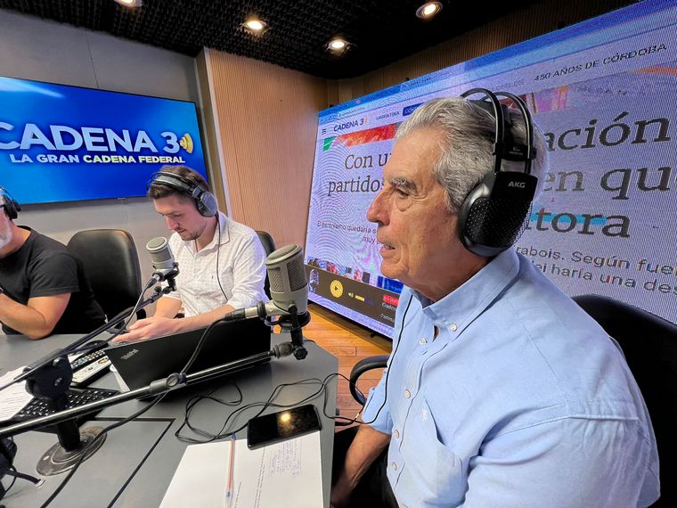 Cadena 3, con un programa especial por las elecciones.