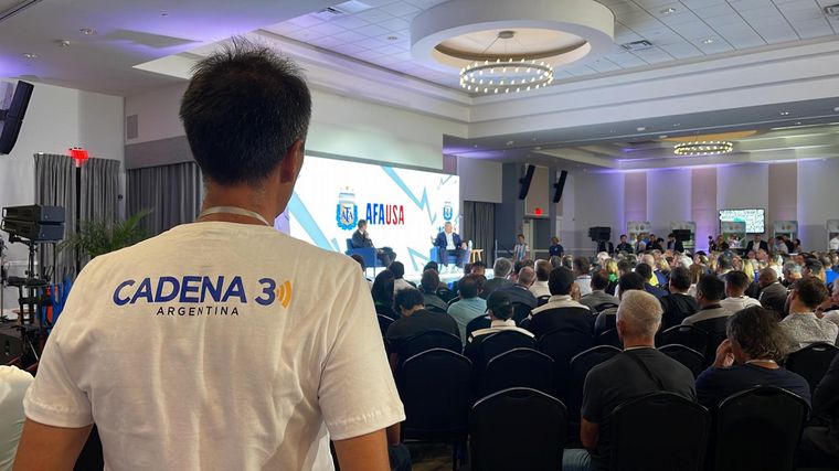 Cadena 3, en el centro de entrenamiento de AFA en EE.UU.