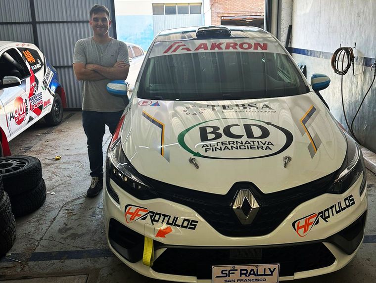 Perotti y su flamante Renault Clio Sport/Rally5.