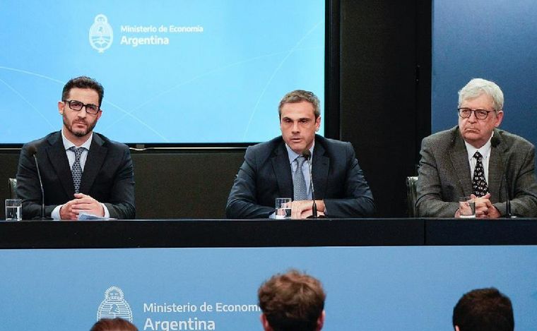 Guillermo Michel (medio), Matías Tombolini (izquierda) y Gabriel Rubinstein (derecha)