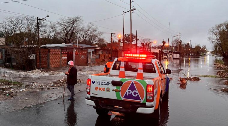 Temporal en Buenos Aires: más de 1.000 familias evacuadas en La Plata.