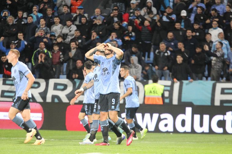 FOTO: Lucas Passerini celebra la apertura del marcador para Belgrano.